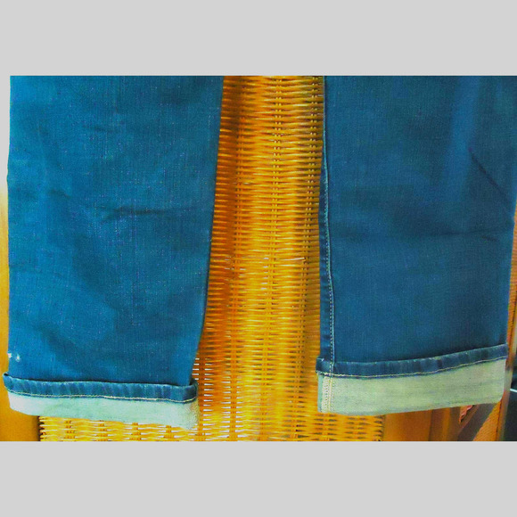 Holding Horses Anthropologie Destressed Boyfriend Cropped Jeans Size 30 - Picture 8 of 11